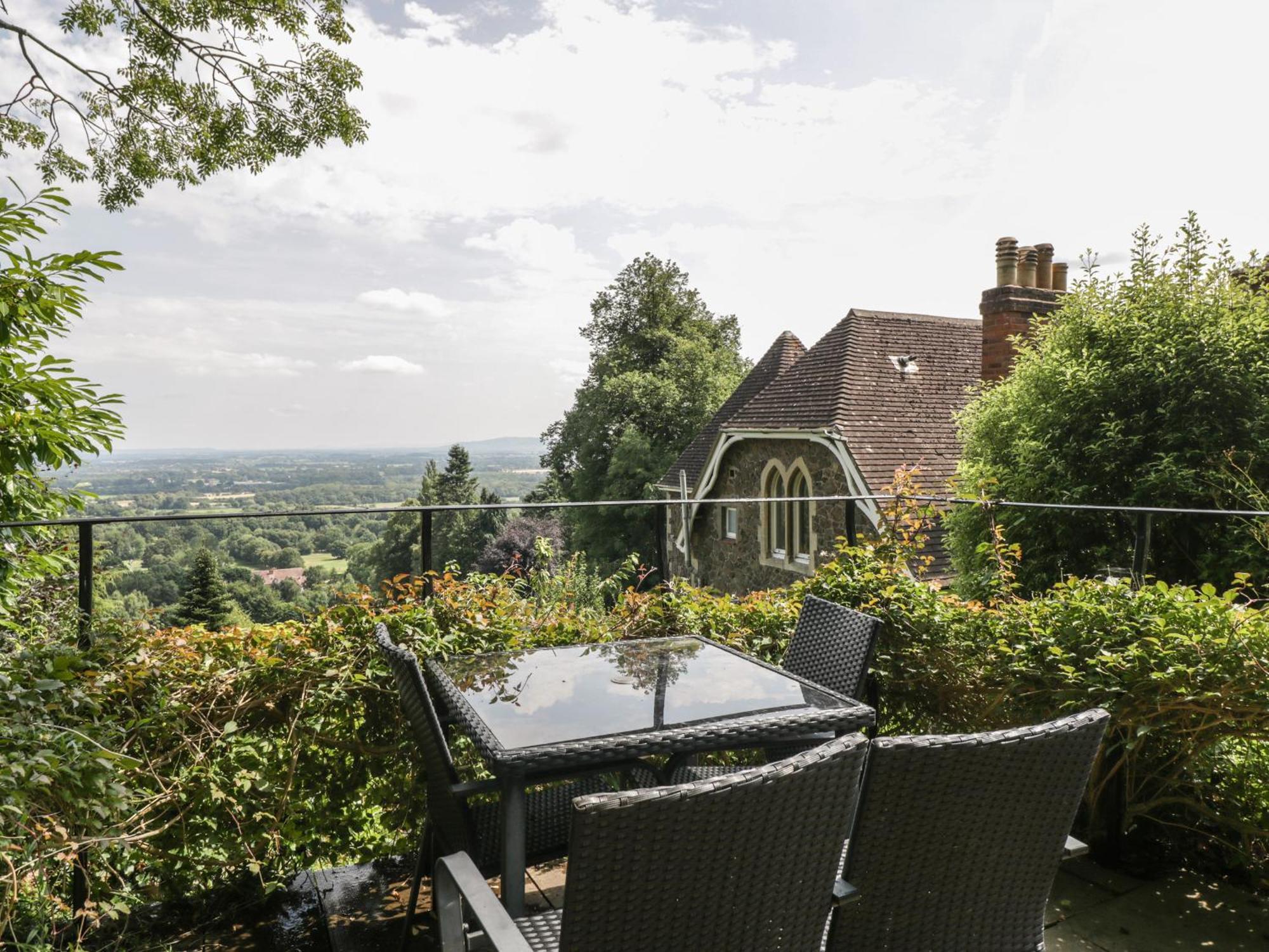 Apartamento Amazing View Malvern Wells Exterior foto